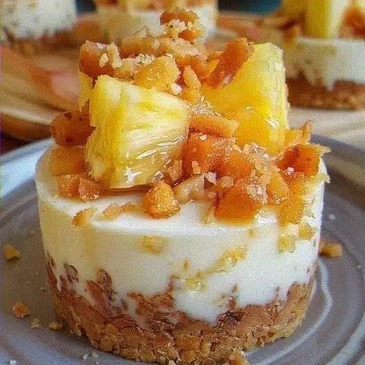 Pineapple Coconut Cheesecake Minis: Tropical Treat