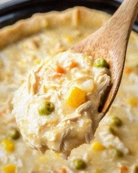 Slow Cooker Chicken Pot Pie Recipe is a must-try!